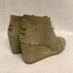 TOMS women’s boots size 7.5 medium